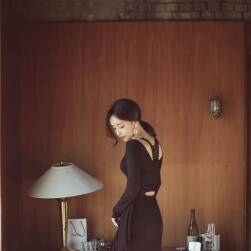 {10金}19套職業(yè)模特睡衣寫真孫允珠  550P/500M 百度網盤